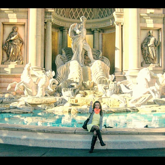 Welcome to my closet! - Picture 3 of 4